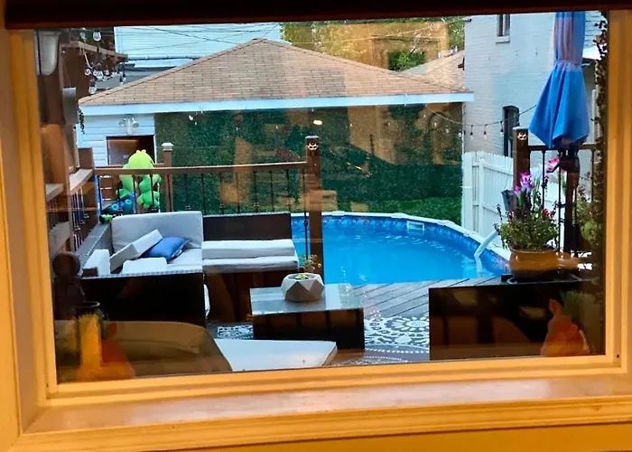 Apartment Stunning In Prime With Private Pool *