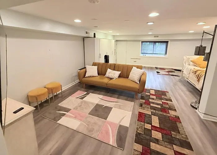 Stunning In Prime With Private Pool Apartment *