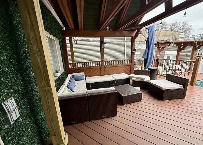 Apartment Stunning In Prime With Private Pool Chicago