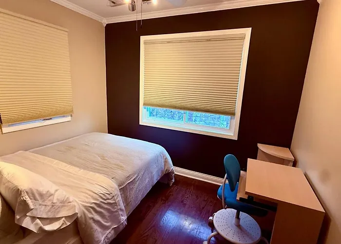 Stunning In Prime With Private Pool *