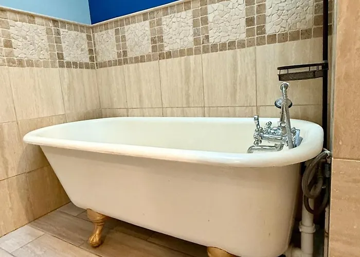 Stunning In Prime With Private Pool Chicago