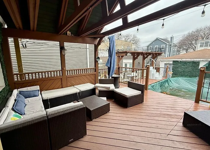 Stunning In Prime With Private Pool Apartment *