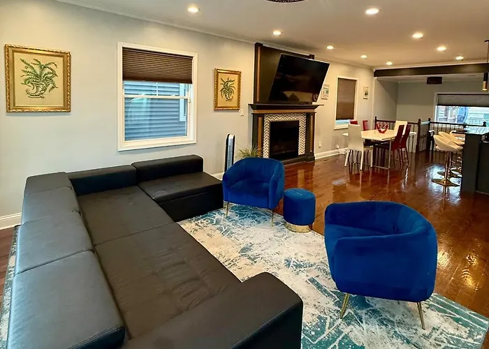 Apartment Stunning In Prime With Private Pool Chicago