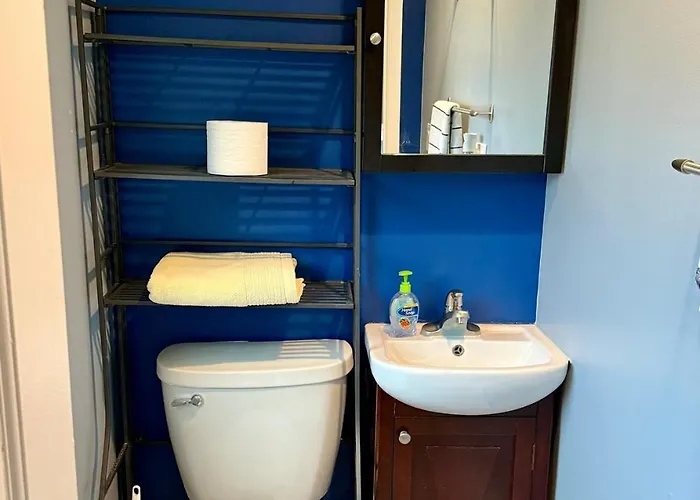 Stunning In Prime With Private Pool *