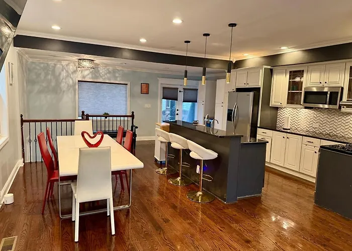 Stunning In Prime With Private Pool Apartment *